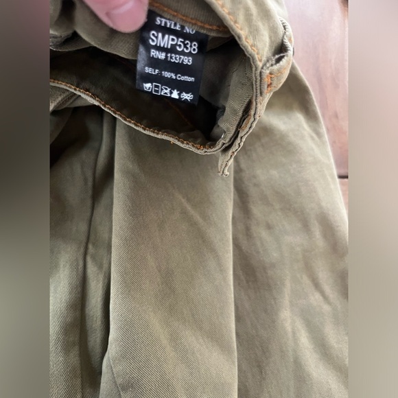 KIMBERLY OLIVE WIDE
LEG CARGO PANTS by POL; Size Large - Picture 13 of 15